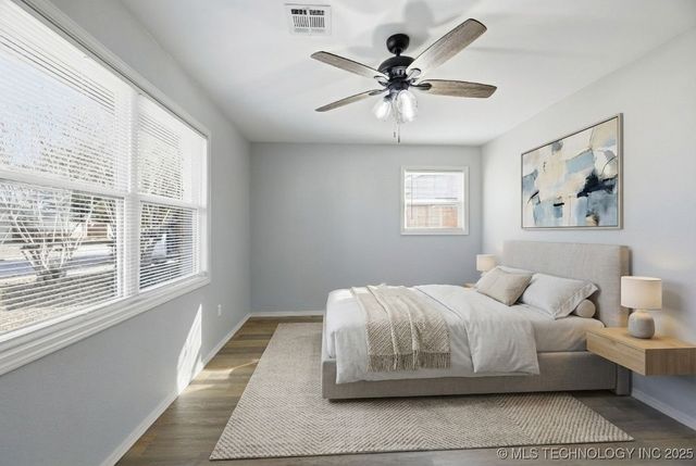 704 E E Avenue, Jenks, OK 74037