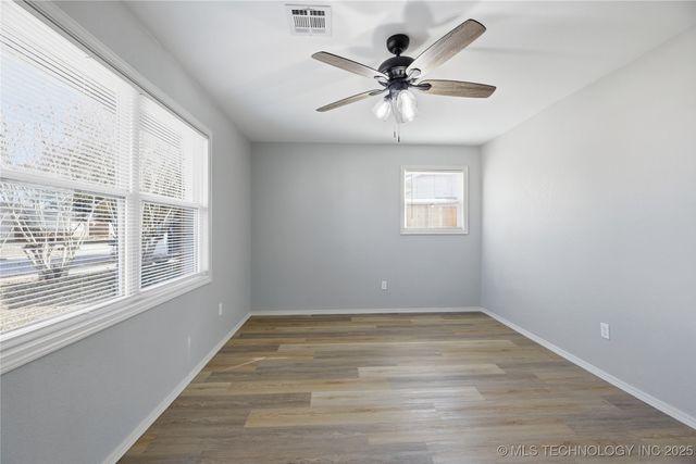 704 E E Avenue, Jenks, OK 74037