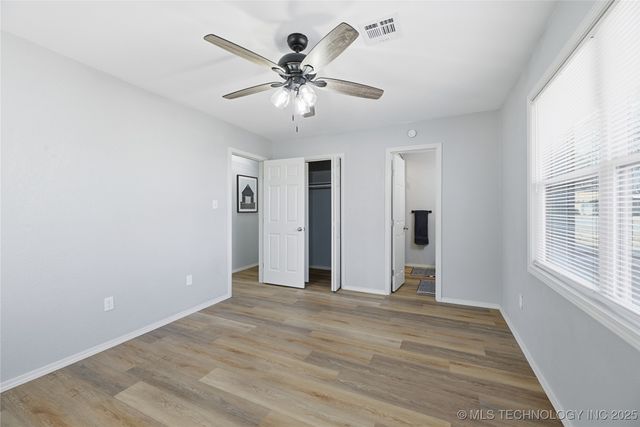 704 E E Avenue, Jenks, OK 74037