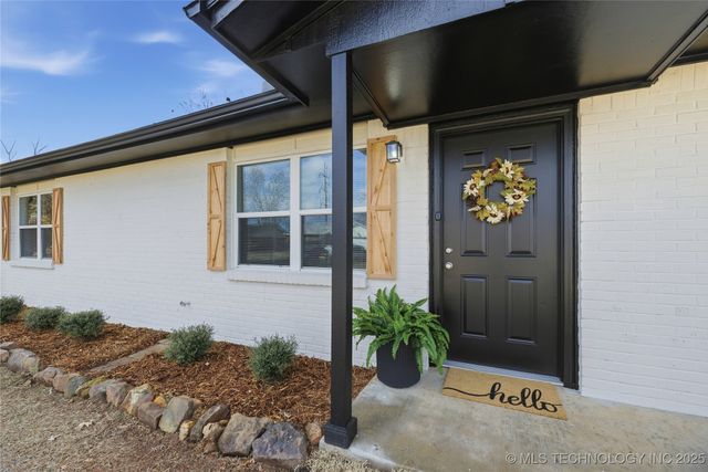 704 E E Avenue, Jenks, OK 74037