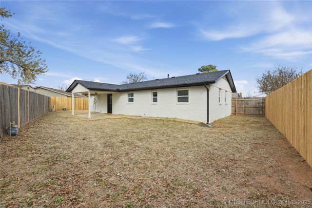 704 E E Avenue, Jenks, OK 74037