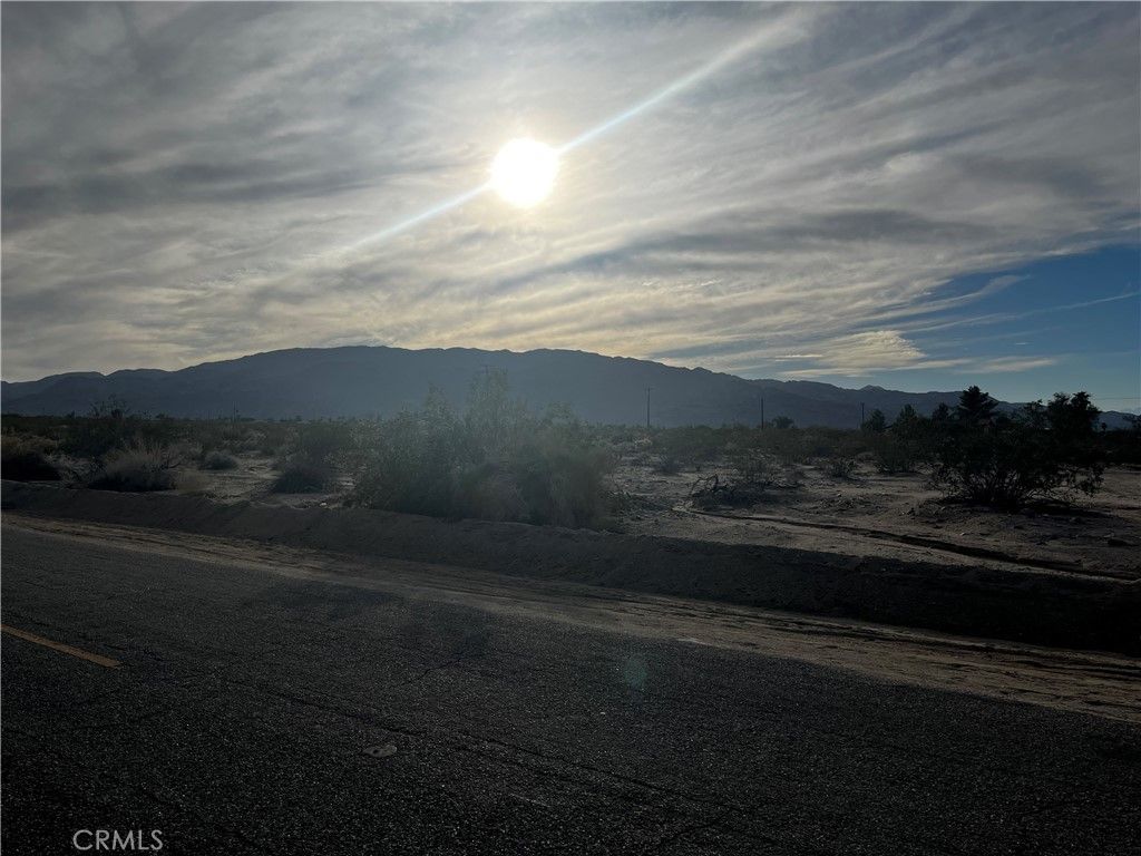 Image 4 of property listing at 6992 Wilshire Avenue, 29 Palms, CA 92277
