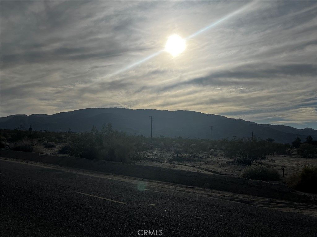 Image 5 of property listing at 6992 Wilshire Avenue, 29 Palms, CA 92277