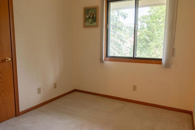 116 E Freistadt ROAD #F, Thiensville, WI 53092