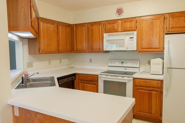 116 E Freistadt ROAD #F, Thiensville, WI 53092
