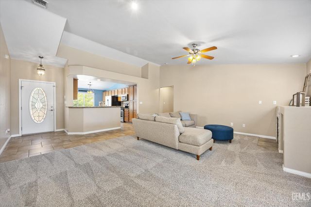 12705 Cheswolde Drive, Bakersfield, CA 93312