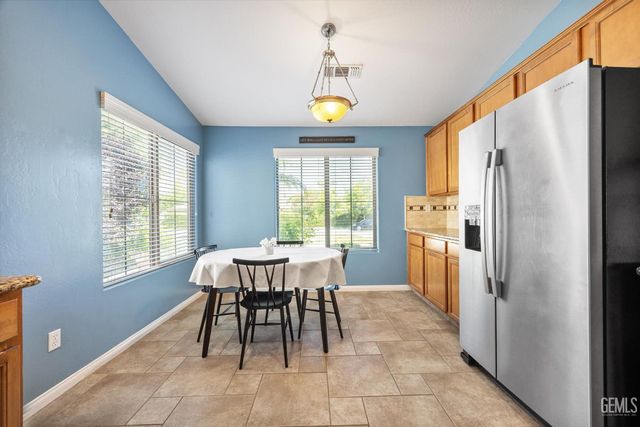 12705 Cheswolde Drive, Bakersfield, CA 93312