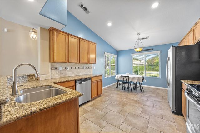 12705 Cheswolde Drive, Bakersfield, CA 93312