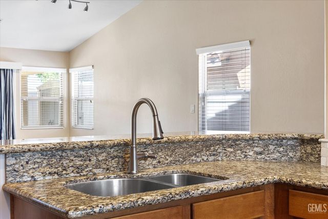 12705 Cheswolde Drive, Bakersfield, CA 93312