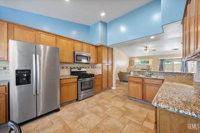 12705 Cheswolde Drive, Bakersfield, CA 93312