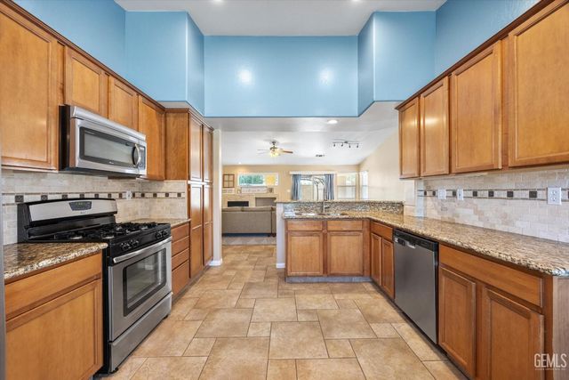 12705 Cheswolde Drive, Bakersfield, CA 93312