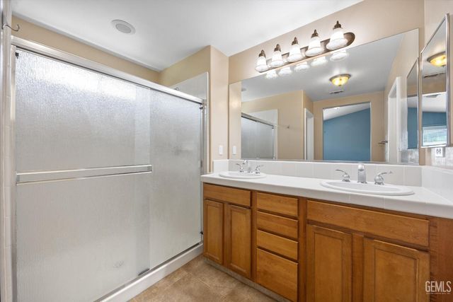 12705 Cheswolde Drive, Bakersfield, CA 93312