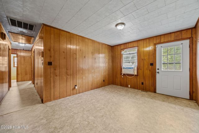 207 S Cherry Lane, Windsor, NC 27983