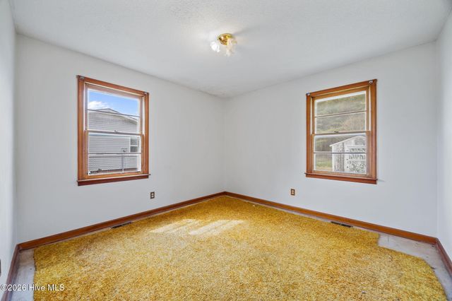 207 S Cherry Lane, Windsor, NC 27983