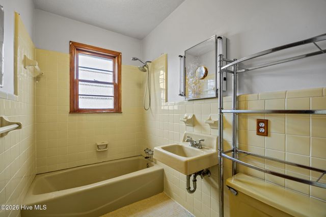 207 S Cherry Lane, Windsor, NC 27983