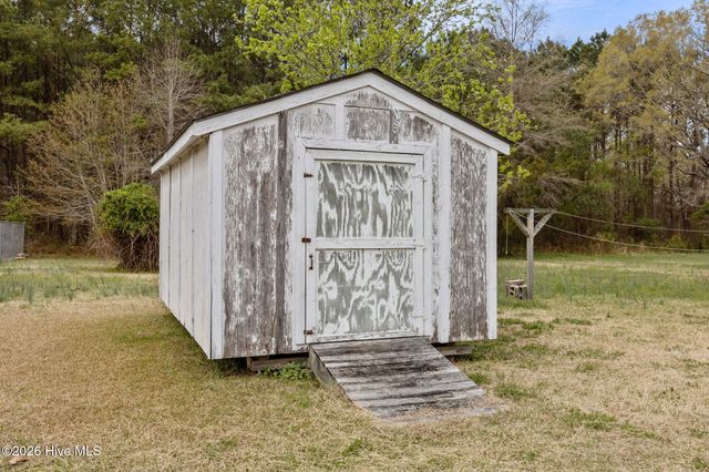 207 S Cherry Lane, Windsor, NC 27983