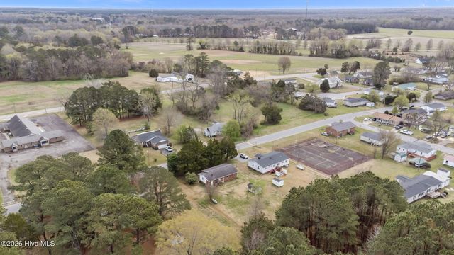 207 S Cherry Lane, Windsor, NC 27983