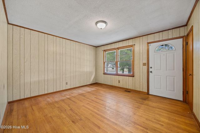 207 S Cherry Lane, Windsor, NC 27983