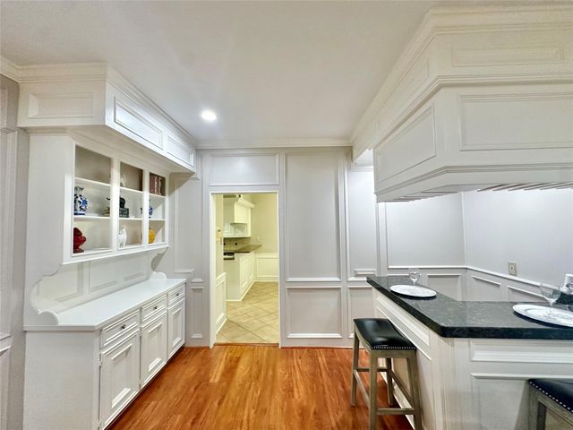 2514 Nantucket Drive C, Houston, TX 77057