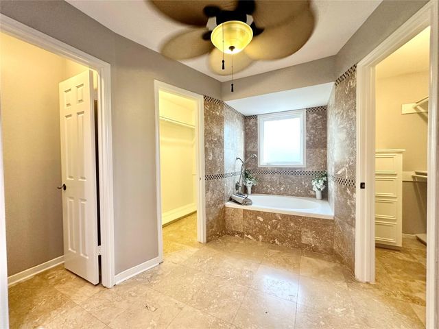 2514 Nantucket Drive C, Houston, TX 77057