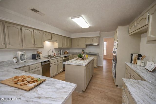 4707 Douglas Drive, Olive Branch, MS 38654