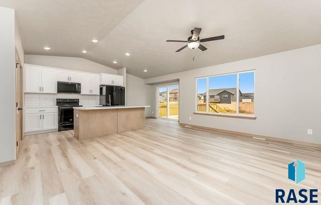 5412 E Brennan Dr Drive, Sioux Falls, SD 57110