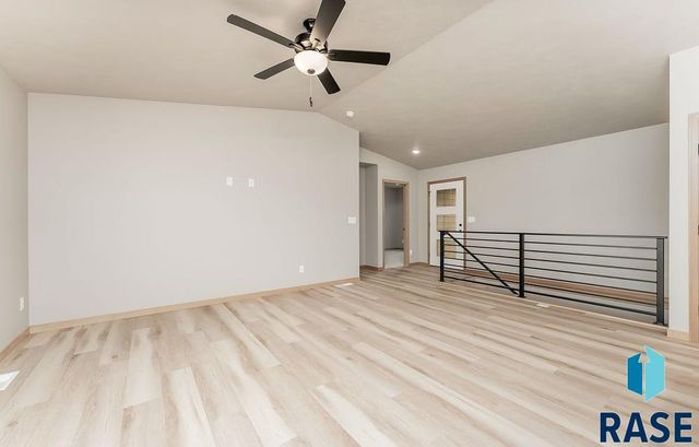 5412 E Brennan Dr Drive, Sioux Falls, SD 57110