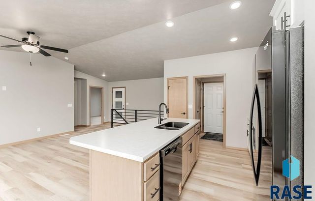 5412 E Brennan Dr Drive, Sioux Falls, SD 57110