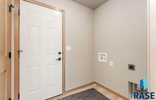 5412 E Brennan Dr Drive, Sioux Falls, SD 57110