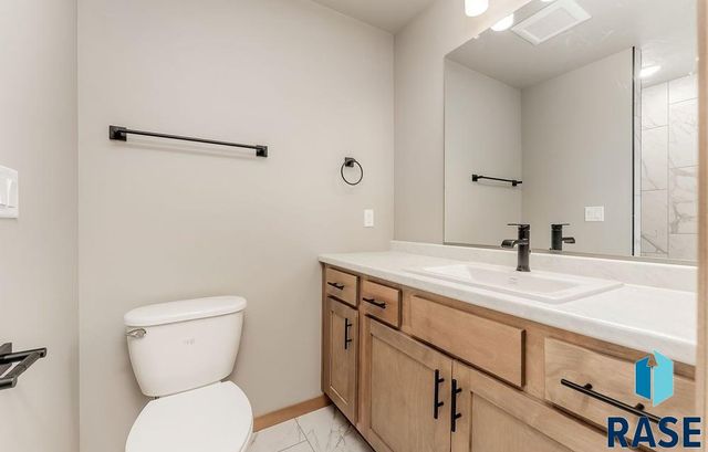 5412 E Brennan Dr Drive, Sioux Falls, SD 57110