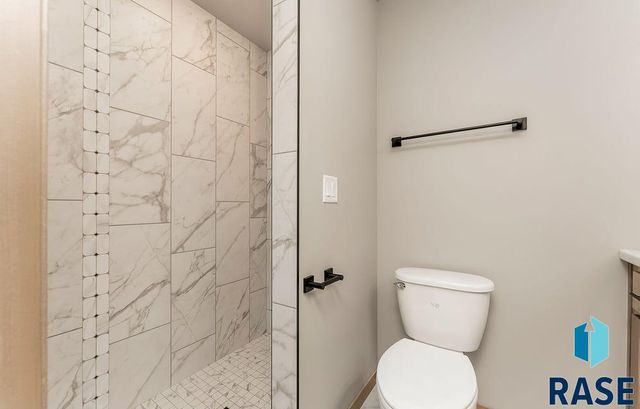 5412 E Brennan Dr Drive, Sioux Falls, SD 57110