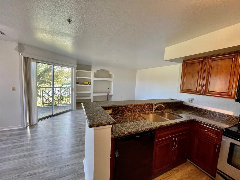 Image 8 of property listing at 7210 WESTPOINTE BOULEVARD 1324, Orlando, FL 32835