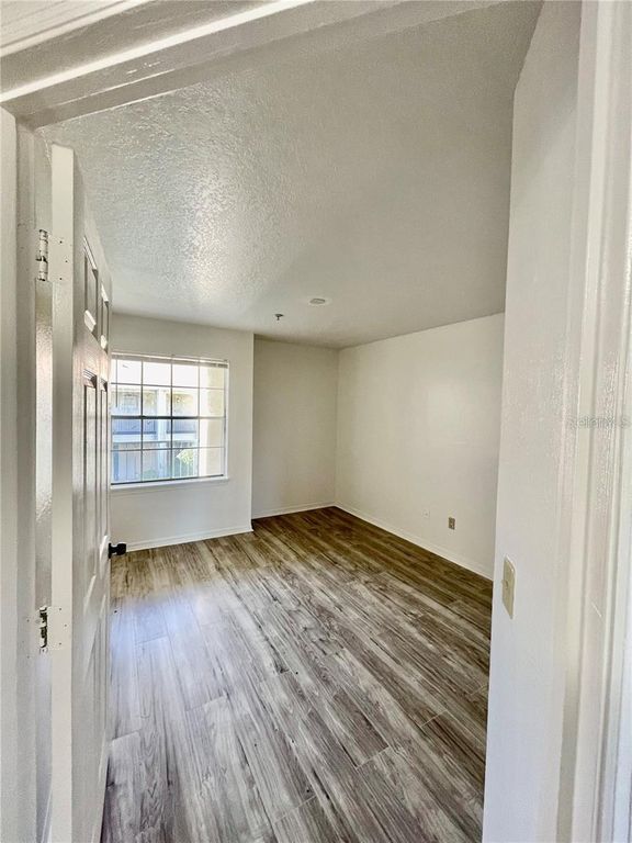 Image 10 of property listing at 7210 WESTPOINTE BOULEVARD 1324, Orlando, FL 32835