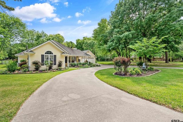 608 Green Meadown Trail, Holly Lake Ranch, TX 75765