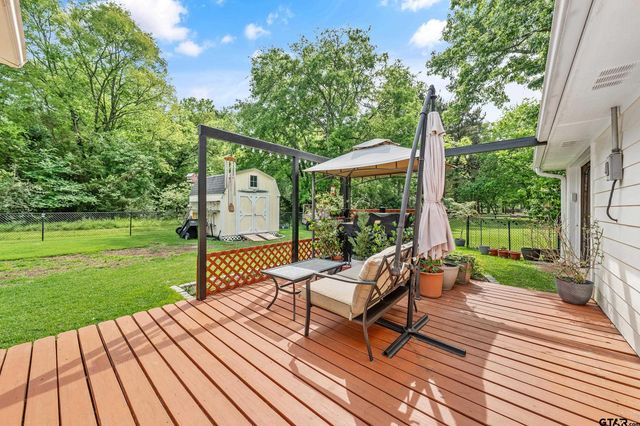 608 Green Meadown Trail, Holly Lake Ranch, TX 75765