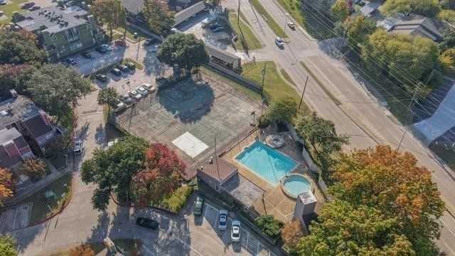 9809 Walnut Street E305, Dallas, TX 75243