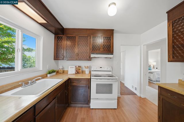 848 Talbart St, Martinez, CA 94553