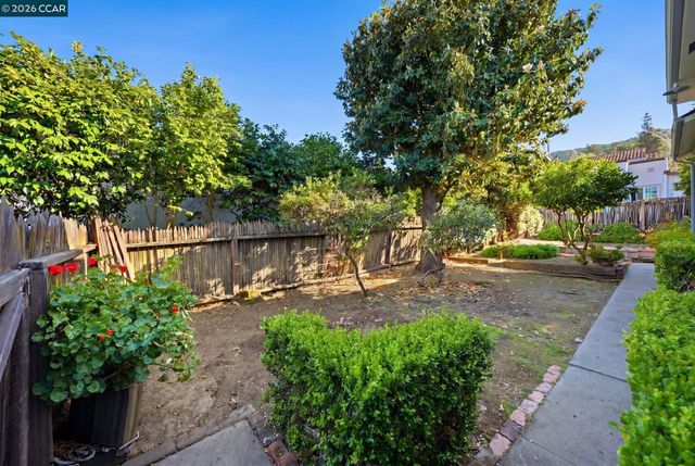 848 Talbart St, Martinez, CA 94553