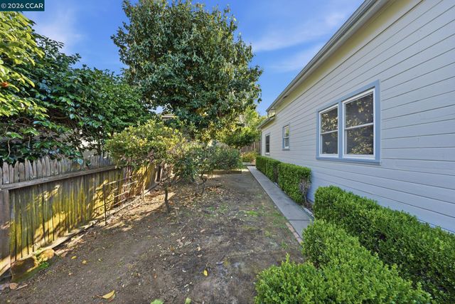 848 Talbart St, Martinez, CA 94553