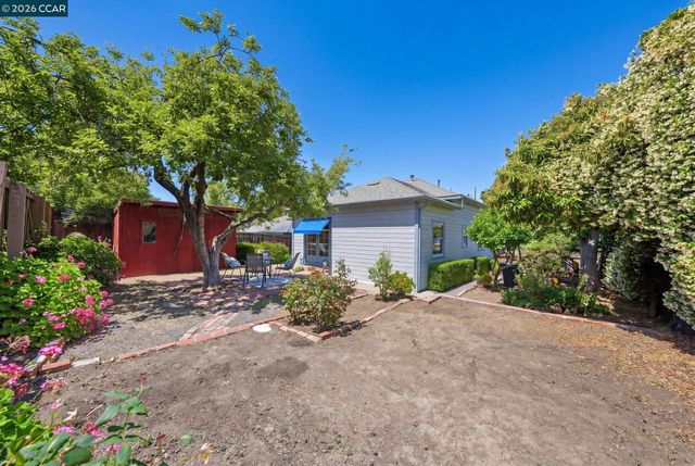 848 Talbart St, Martinez, CA 94553