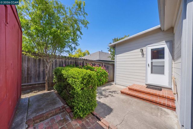 848 Talbart St, Martinez, CA 94553