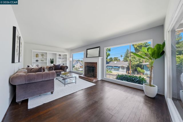 848 Talbart St, Martinez, CA 94553