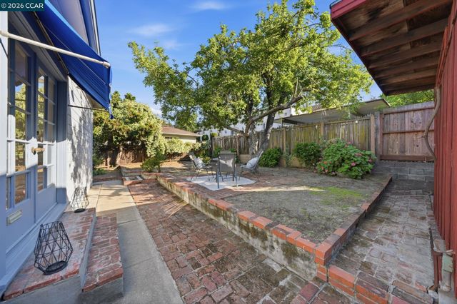 848 Talbart St, Martinez, CA 94553