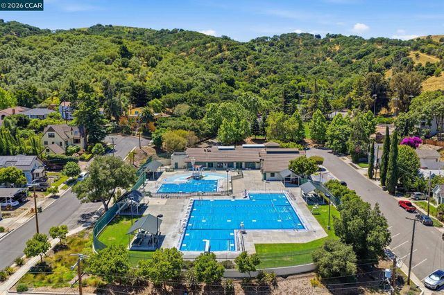 848 Talbart St, Martinez, CA 94553