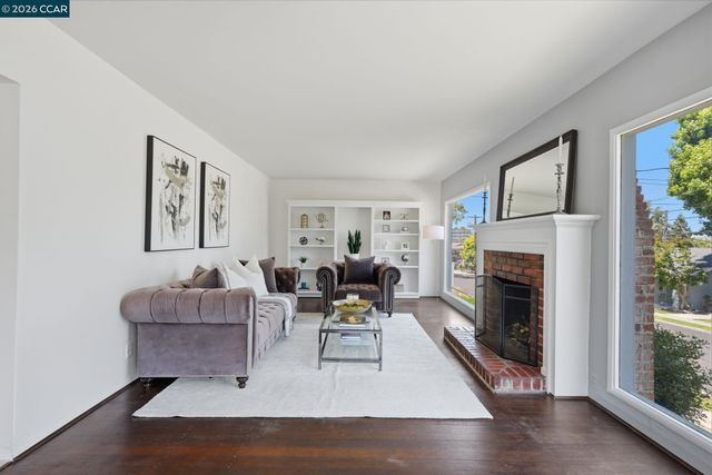 848 Talbart St, Martinez, CA 94553