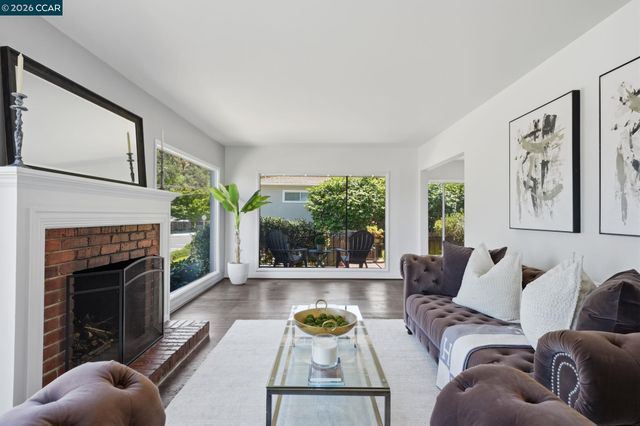 848 Talbart St, Martinez, CA 94553