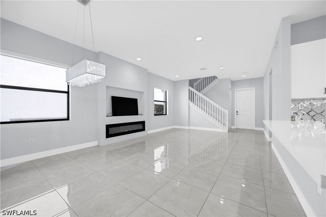 9045 Madrid CIR, Naples, FL 34104