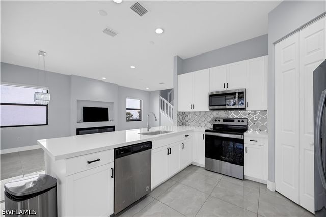 9045 Madrid CIR, Naples, FL 34104