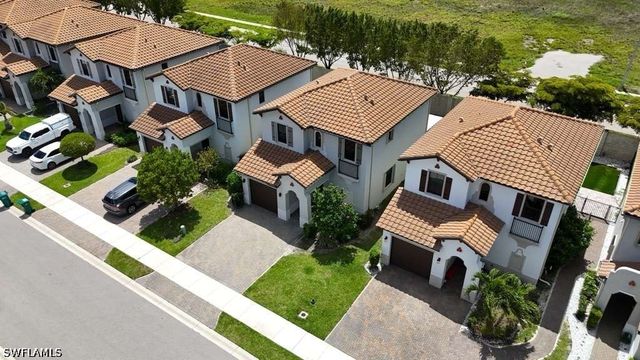 9045 Madrid CIR, Naples, FL 34104