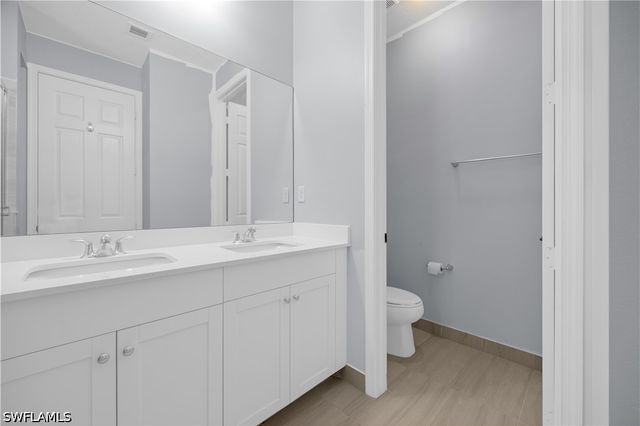 9045 Madrid CIR, Naples, FL 34104